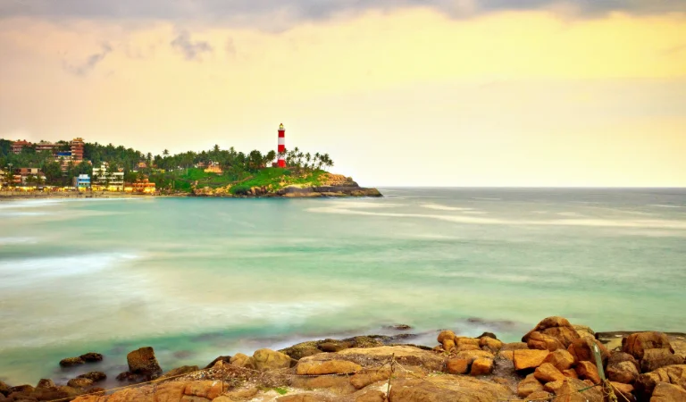 Munnar Alleppey & Kovalam